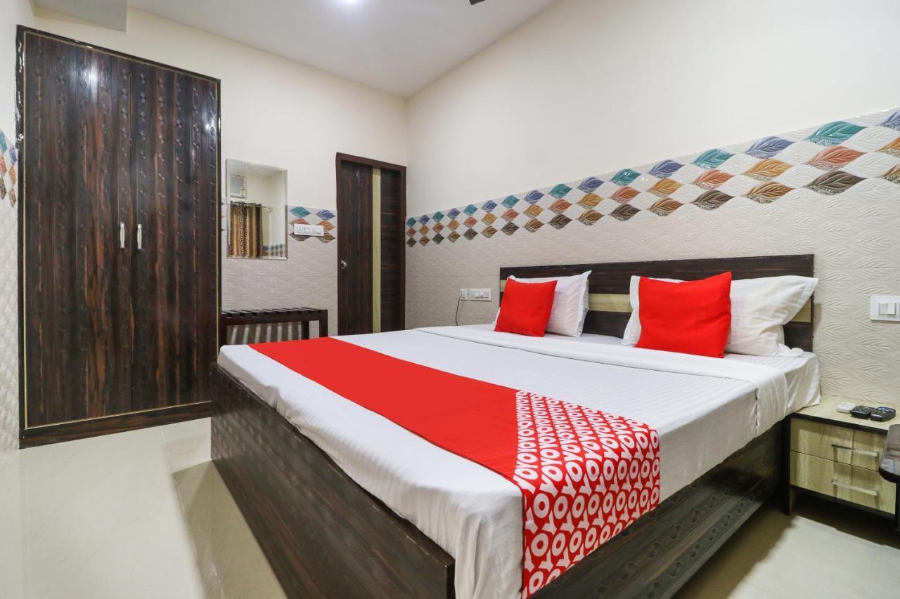 OYO 49095 Hotel K Fort Abadpura Buitenkant foto