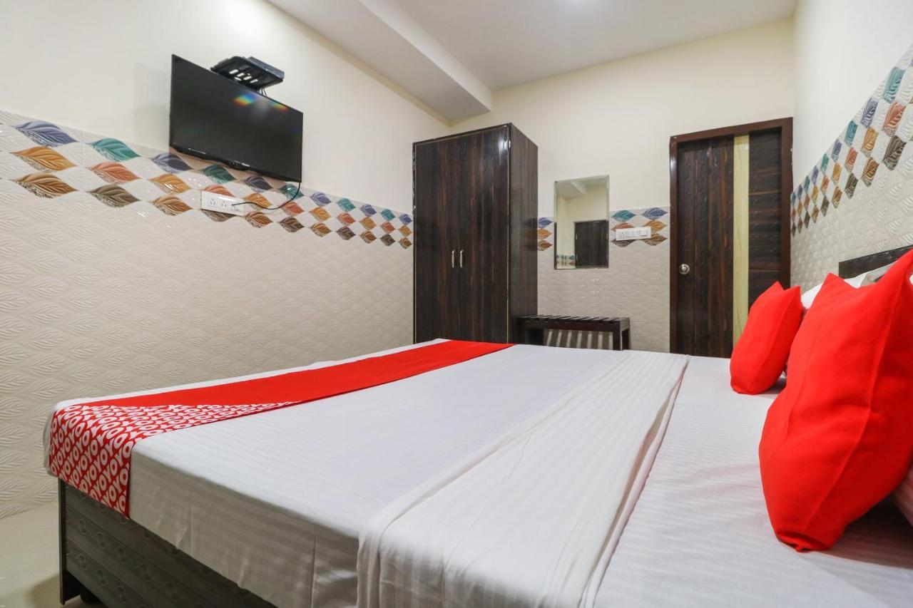 OYO 49095 Hotel K Fort Abadpura Buitenkant foto